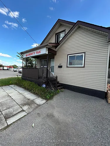 41 Bloor St E Photo 1