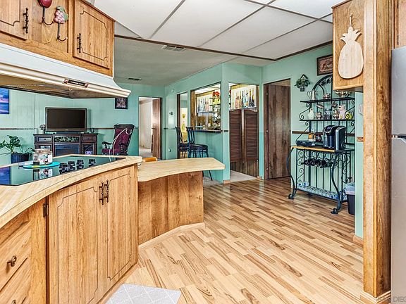 4th image of 2250 N Broadway N #83