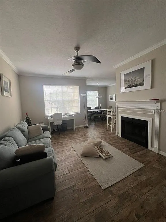 1 bed, 1.0 bath, 854 sqft, $1,650 — Photo 3