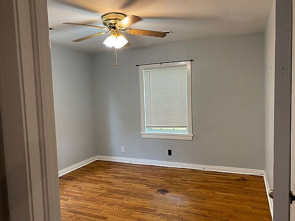 2nd image of 1031 S Arkansas St