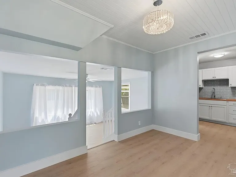 525 Pelham Rd — Photo 3