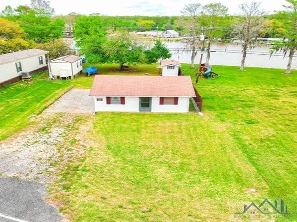2057 Levee Hwy, Pierre Part, LA 70339