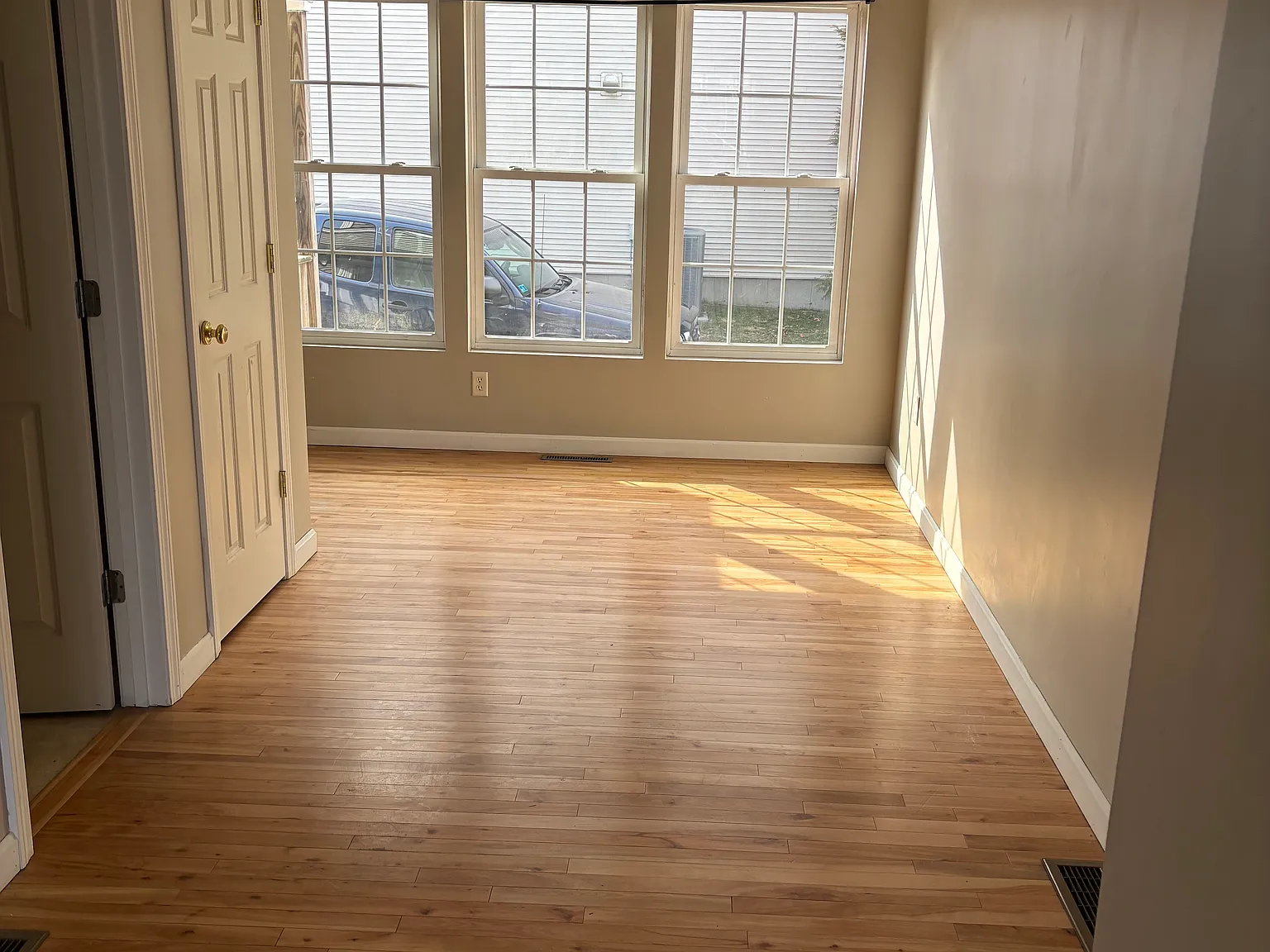 2 bed, 1.5 bath, 1058 sqft, $2,000 — Photo 3