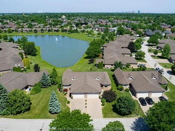 1385 Imperial Cres, Windsor, ON N9G 2T6