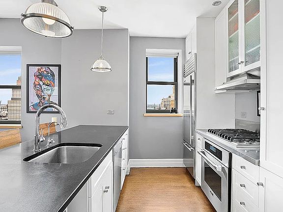 2nd image of 110 Livingston St APT 11B