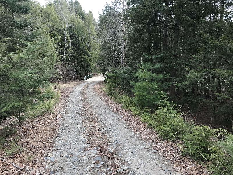 3rd image of L11.1 VALLEY Road
