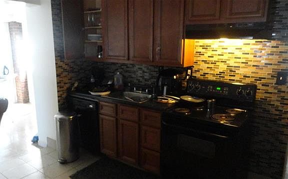 4th image of 7004 Glenmore Ave