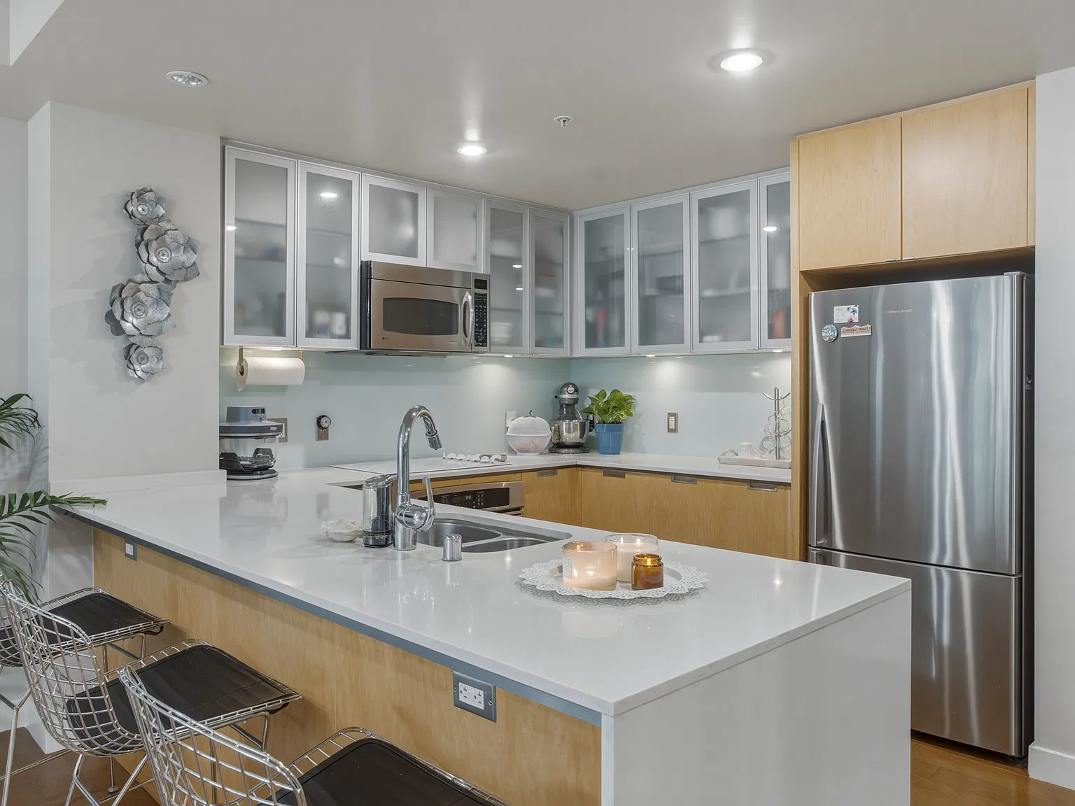 2 bed, 1213 sqft, $4,100 — Photo 4