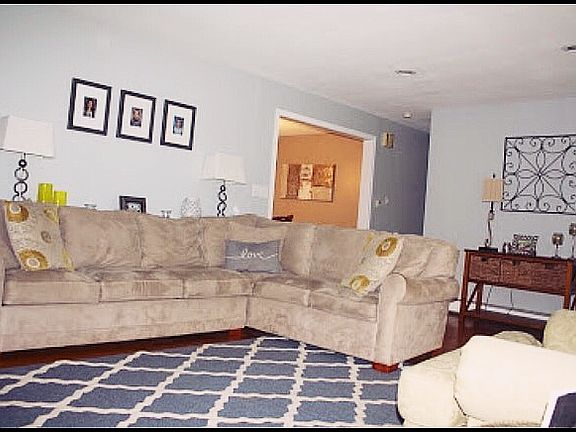 3rd image of 45 Fairview Ct