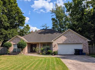 100 Heatherwood Dr, Madison, AL 35758