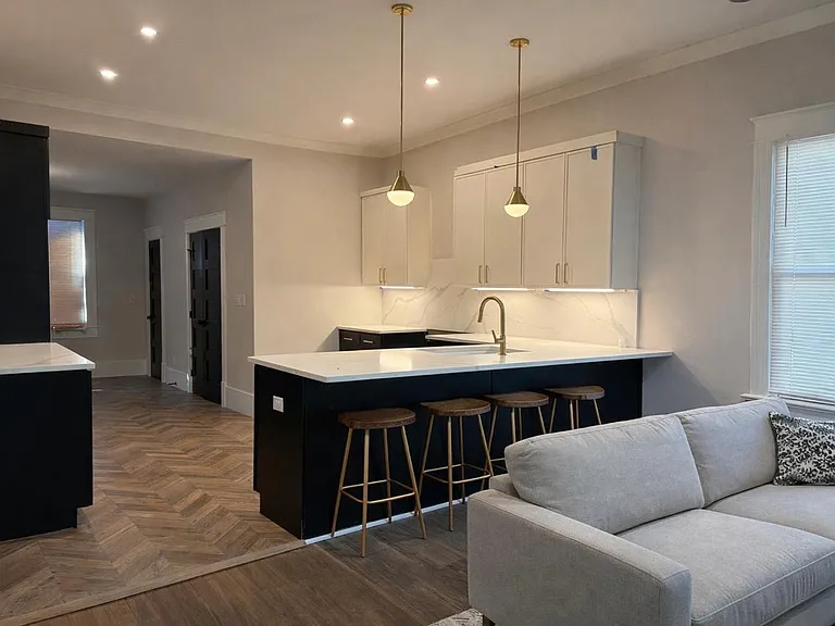 385 Inman St SW — Photo 3