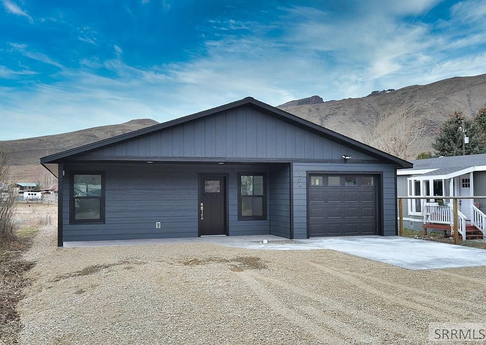 1st image of 204 Sage Way