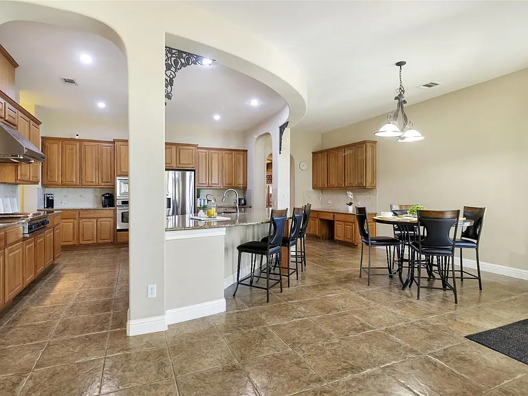 5600 Laguna Cliff Ln — Photo 9