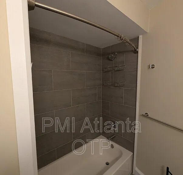 1952 Wellbourne Dr NE — Photo 15