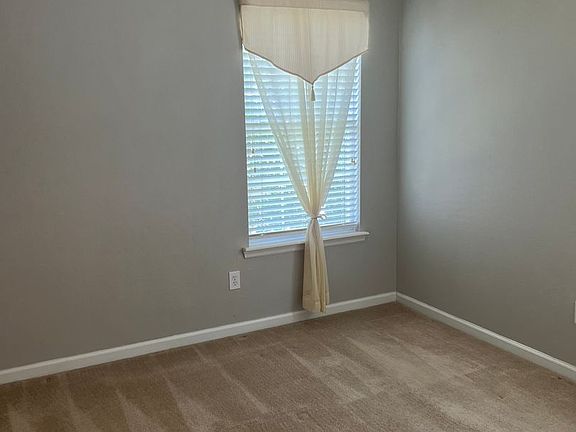 4th image of 1125 Mosaic Dr #B