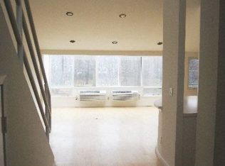 237 Great Neck Rd #301, Great Neck, NY 11021