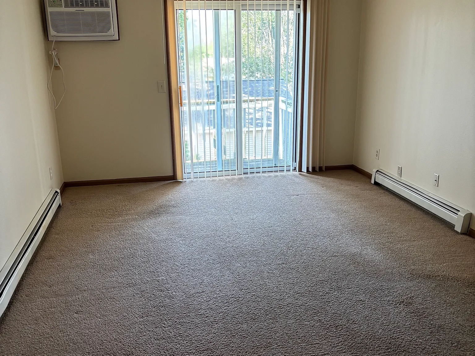 1 bed, 650 sqft, $995 — Photo 2