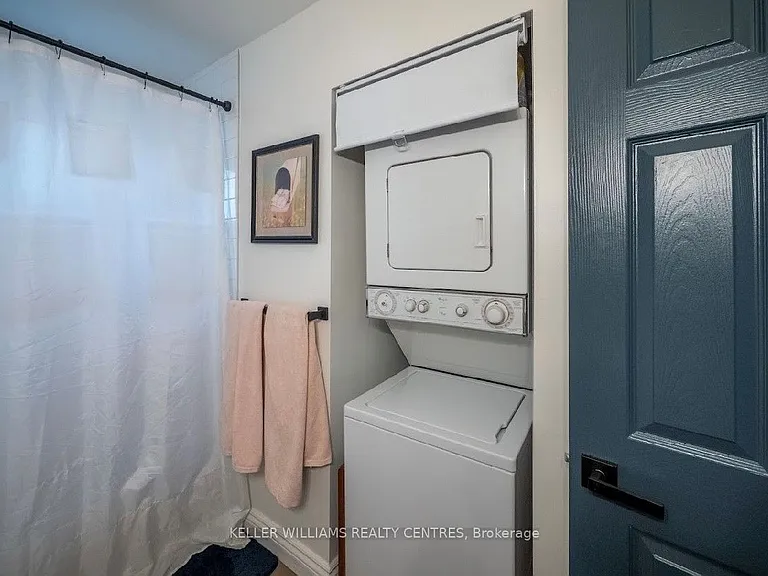 807 Greenfield Cres #UPPER — Photo 10