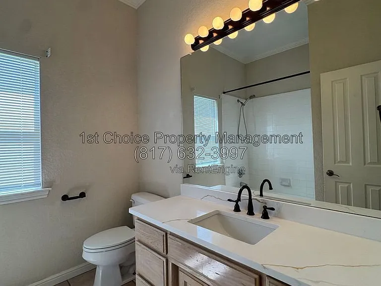 6376 Newport Ct — Photo 32