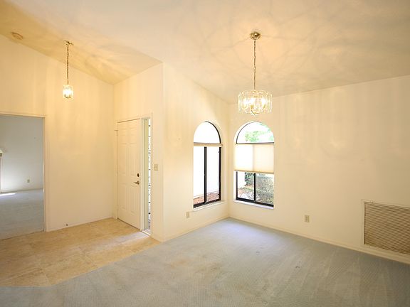 3rd image of 1567 Independence Ave