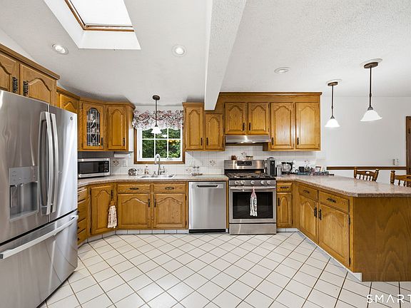 3rd image of 256 Fairlawn Drive