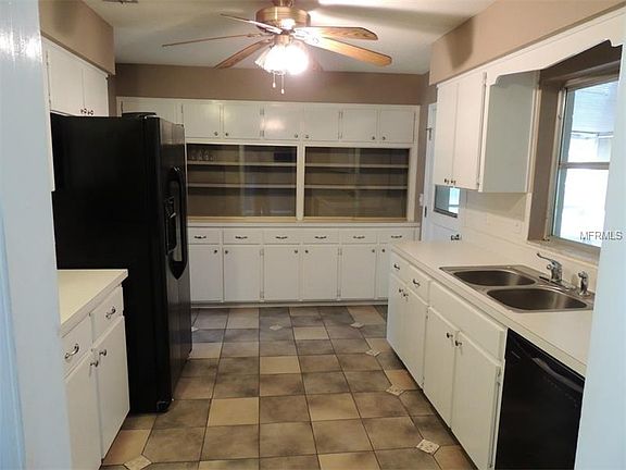 4th image of 683 Montclair Ave