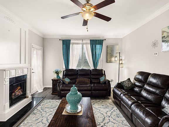 2nd image of 2777 Blakely Ln