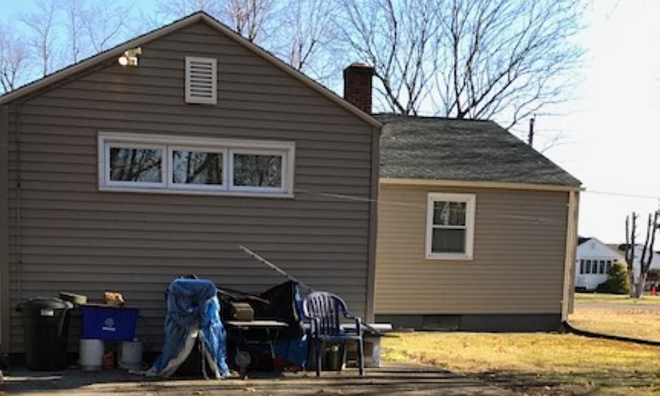 2nd image of 99 Skyridge St
