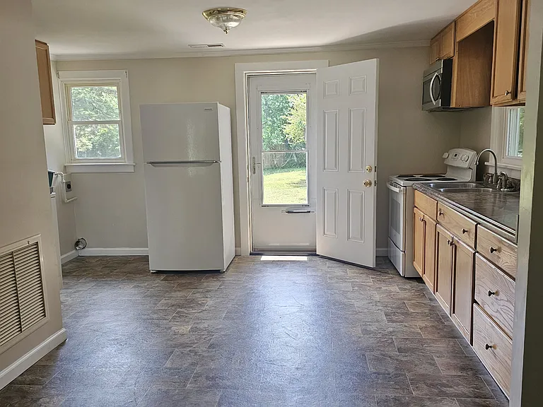 100 Coley Cir — Photo 22