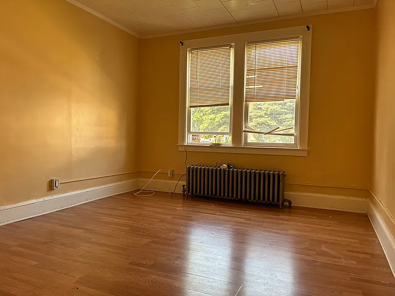 63 Glendale Ave — Photo 6