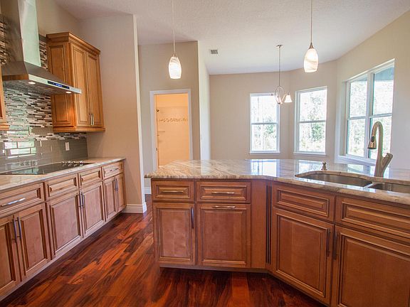 5th image of 27 Dartmouth Trace