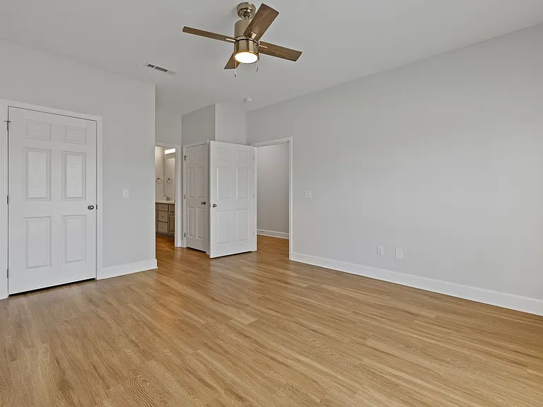 132 Wingate Ave — Photo 5
