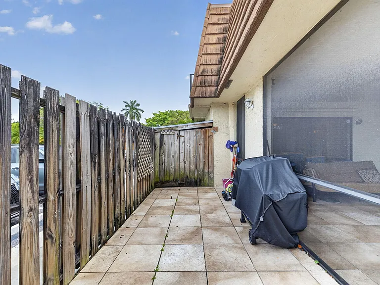 4825 NW 95th Ave #A — Photo 29