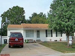 2 Pheasant Ln, Saint Peters, MO 63376