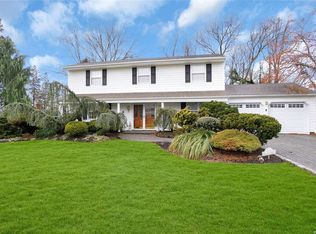 372 Hubbs Ave, Hauppauge, NY 11788