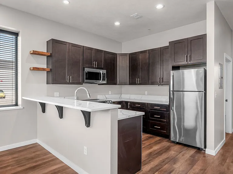 131 S Sherman St — Photo 36
