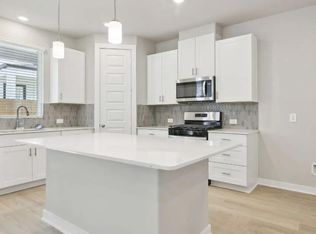 2164 Blue Heron Dr, Kemah, TX 77565