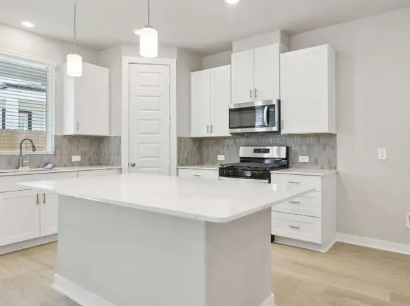 2164 Blue Heron Dr, Kemah, TX 77565
