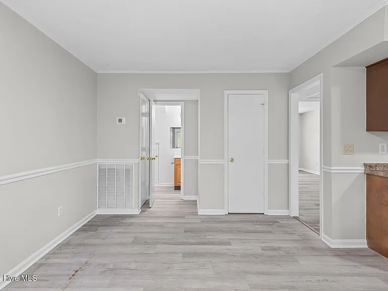 526 Myrtlewood Cir — Photo 8