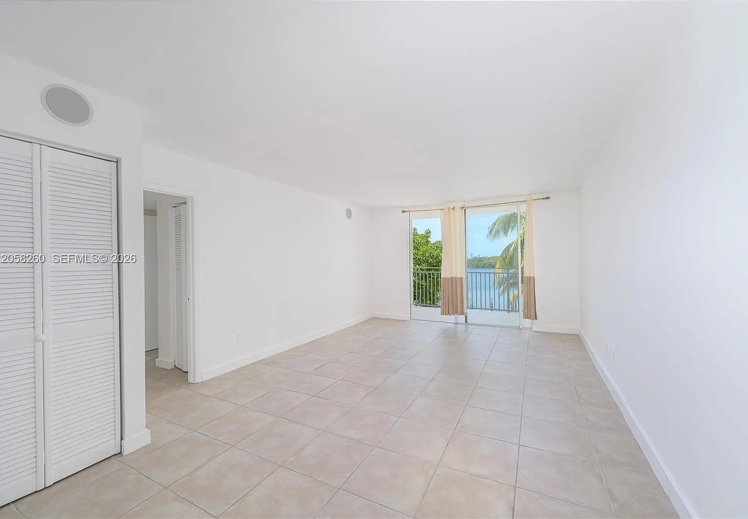 Nirvana Condo No Three Co — Photo 1