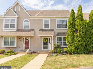 724 Heather Ln, Upper Chichester, PA 19014