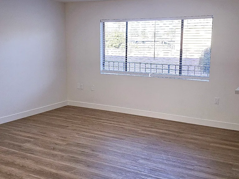 3910 E 11th St #2 — Photo 38