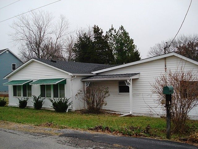 1st image of 30 Scott Dr
