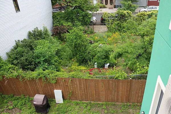 Rented by H L Dynasty Real Estate Corp | media 23