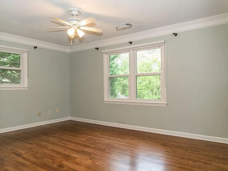 2331 Robin Ln SE — Photo 9
