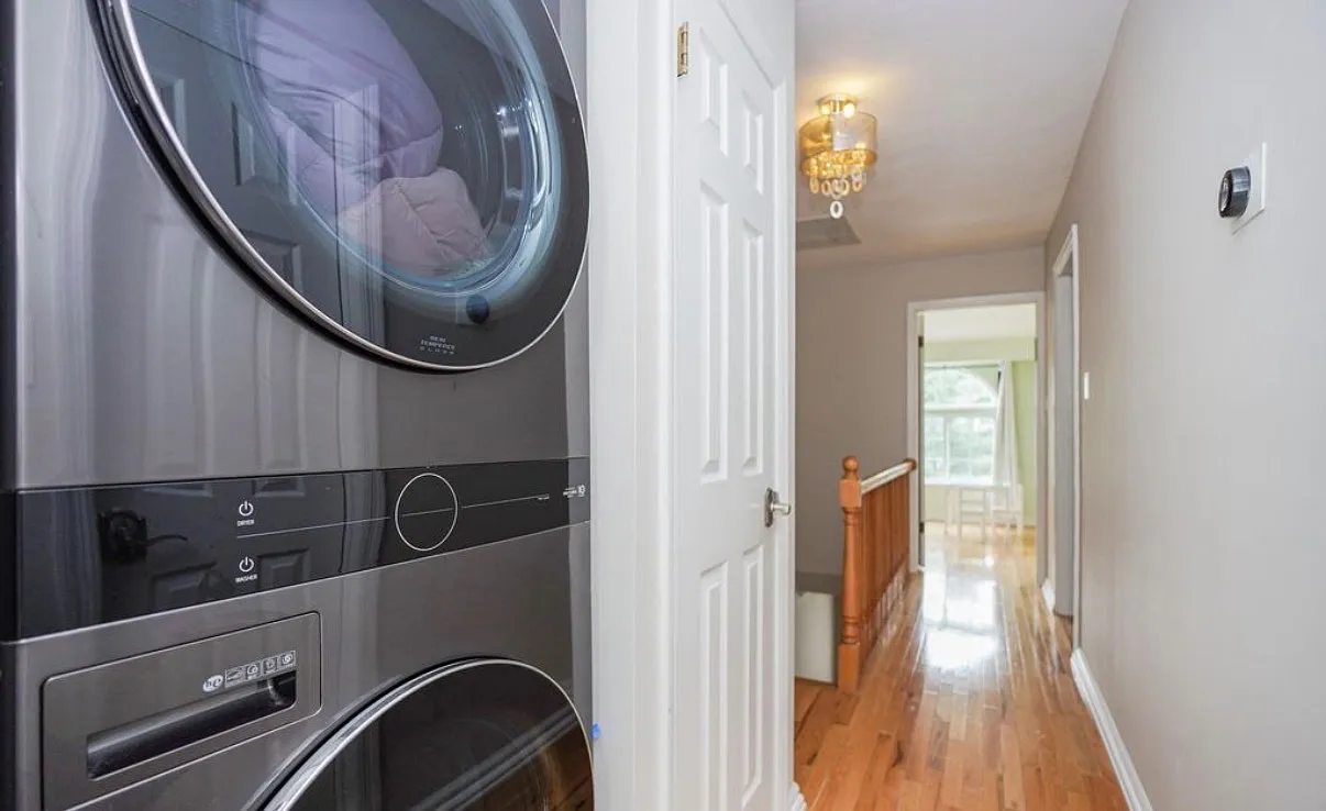 3 bed, 1200 sqft, $3,700 — Photo 4