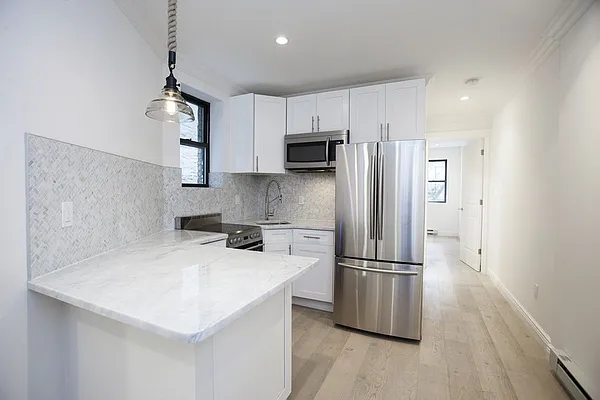 Rented by REAL New York | media 17