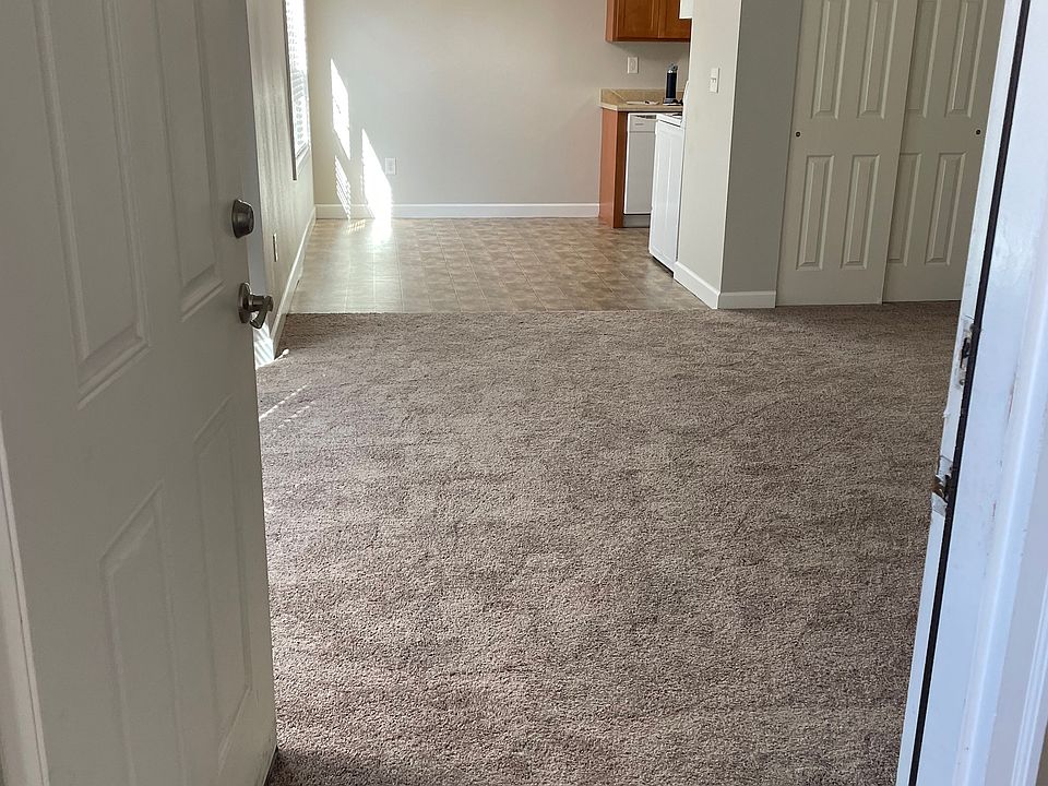 1st image of 15 Jennifer Dr #15