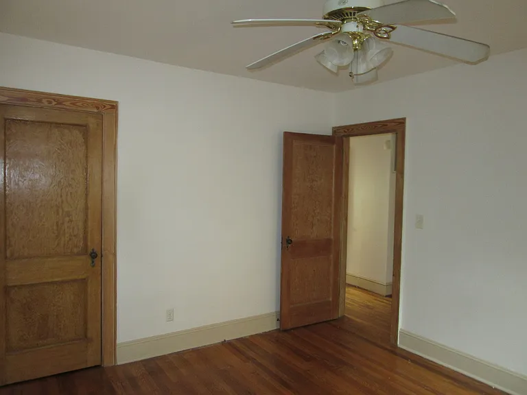 1013 Kensington Ave — Photo 6