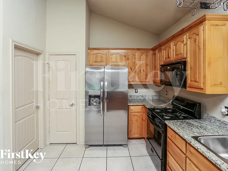 14413 Artesia Ct — Photo 5